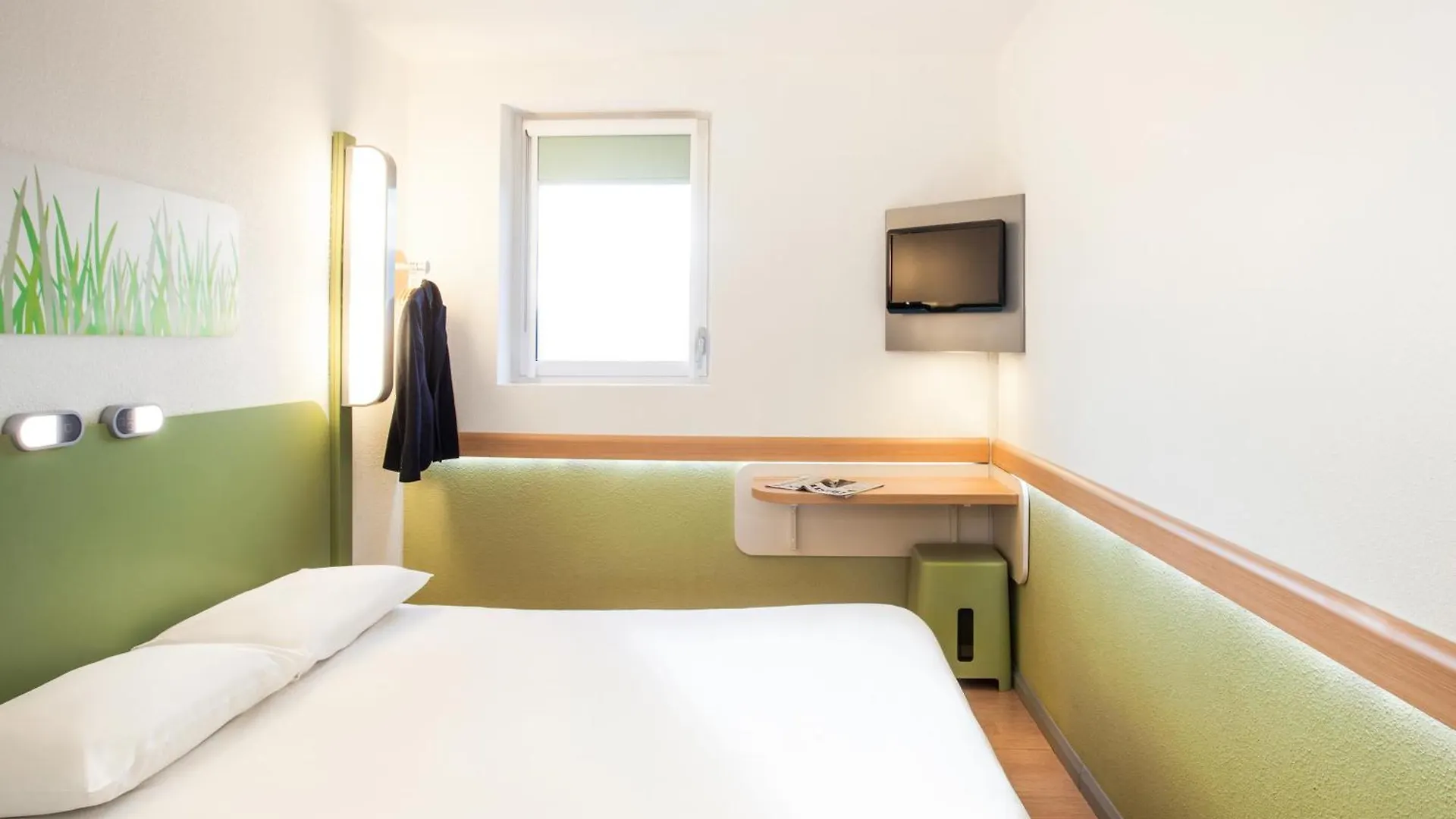 Ibis Budget London Hounslow Hotel