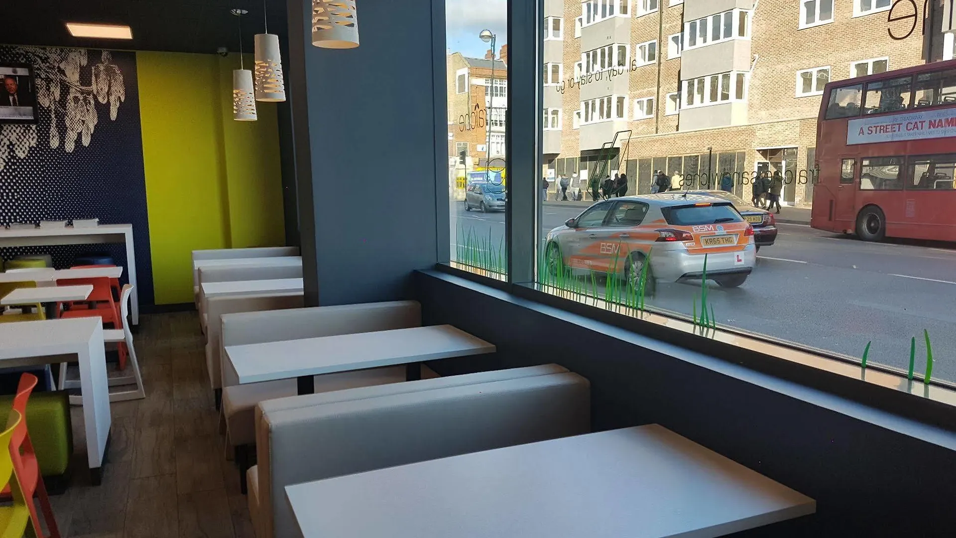 Ibis Budget London Hounslow 2*,