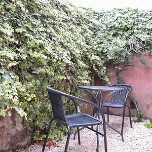 https://lovely-sunny-2-bed-home-edinburgh-coast.edinburghhotelsuk.org